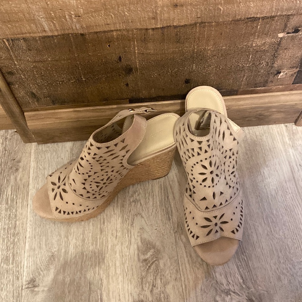 Like new Marc Fisher wedges